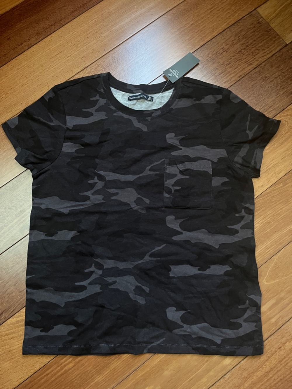 NWT Y2K Abercrombie Dark Camo Pocket Tee